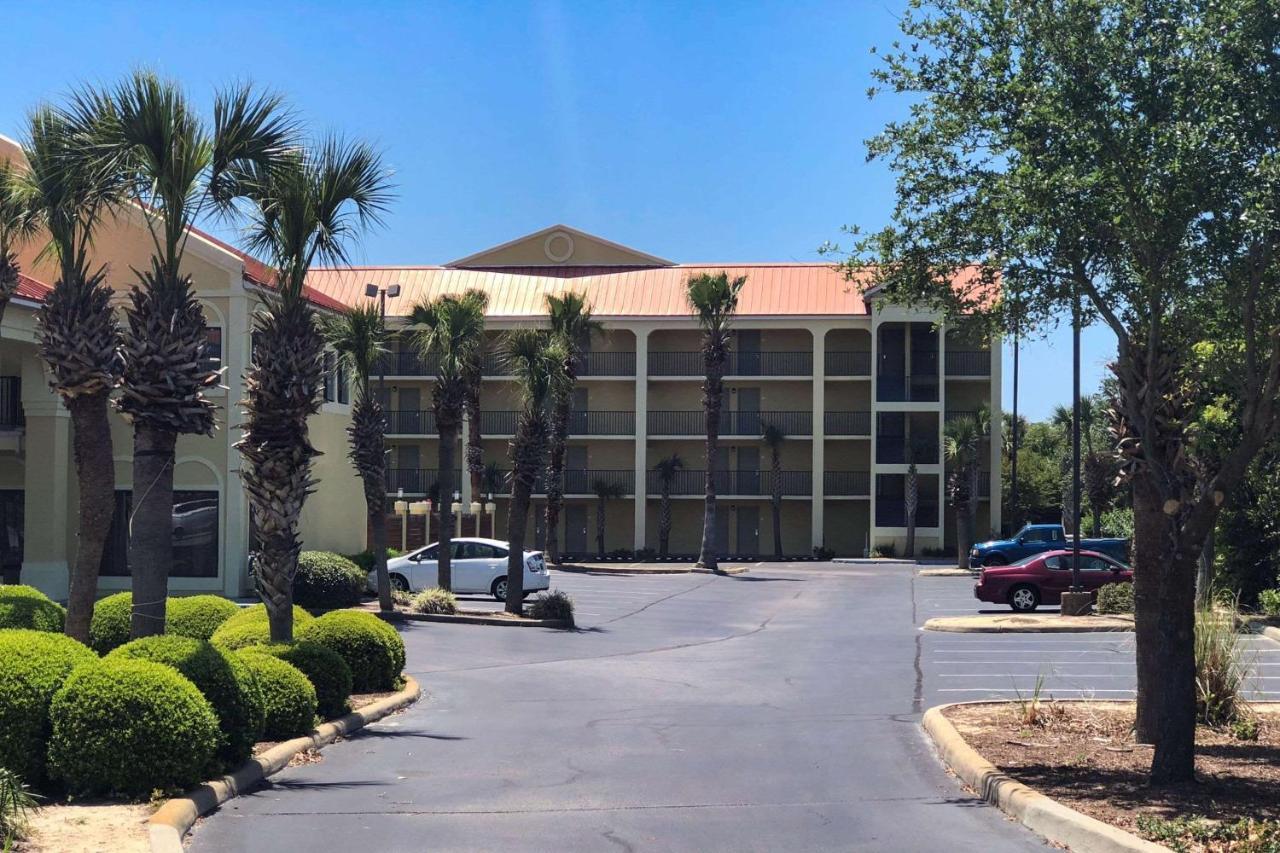 Quality Inn & Suites Miramar Beach Bagian luar foto