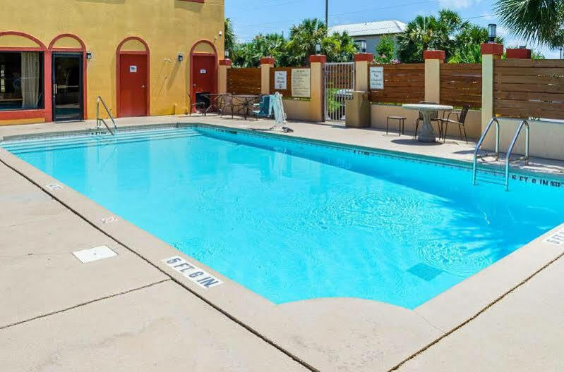 Quality Inn & Suites Miramar Beach Bagian luar foto