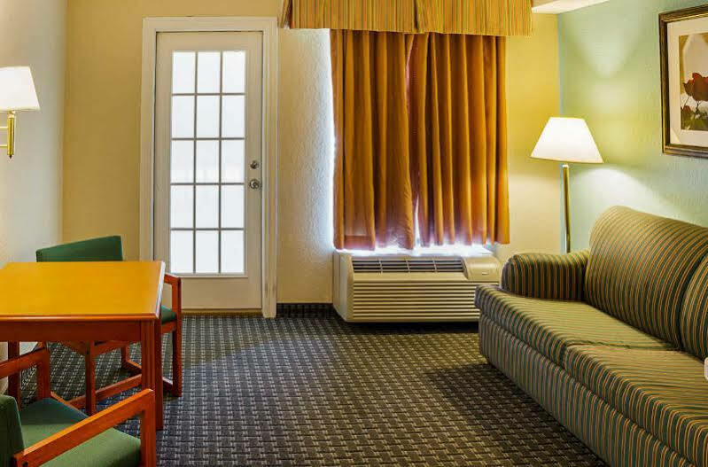 Quality Inn & Suites Miramar Beach Bagian luar foto